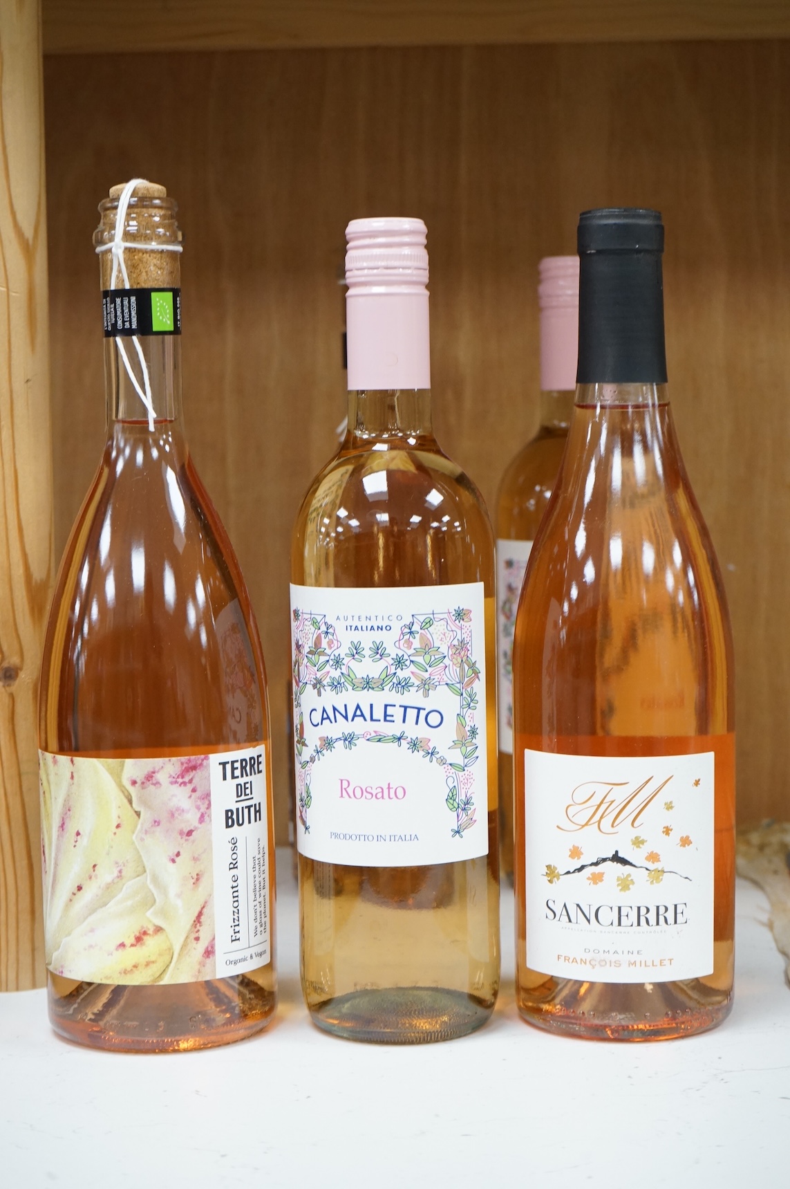 Eight bottles of rosé wine to include Sancerre